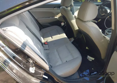 2017 Hyundai Elantra Se z USA, uszkodzony, nr VIN KMHD74LF7HU355011